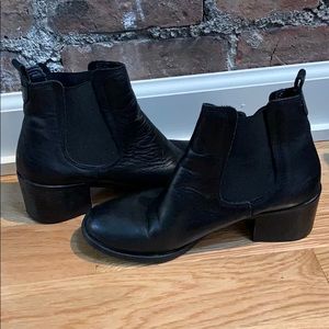 Steve Madden Chelsea boots